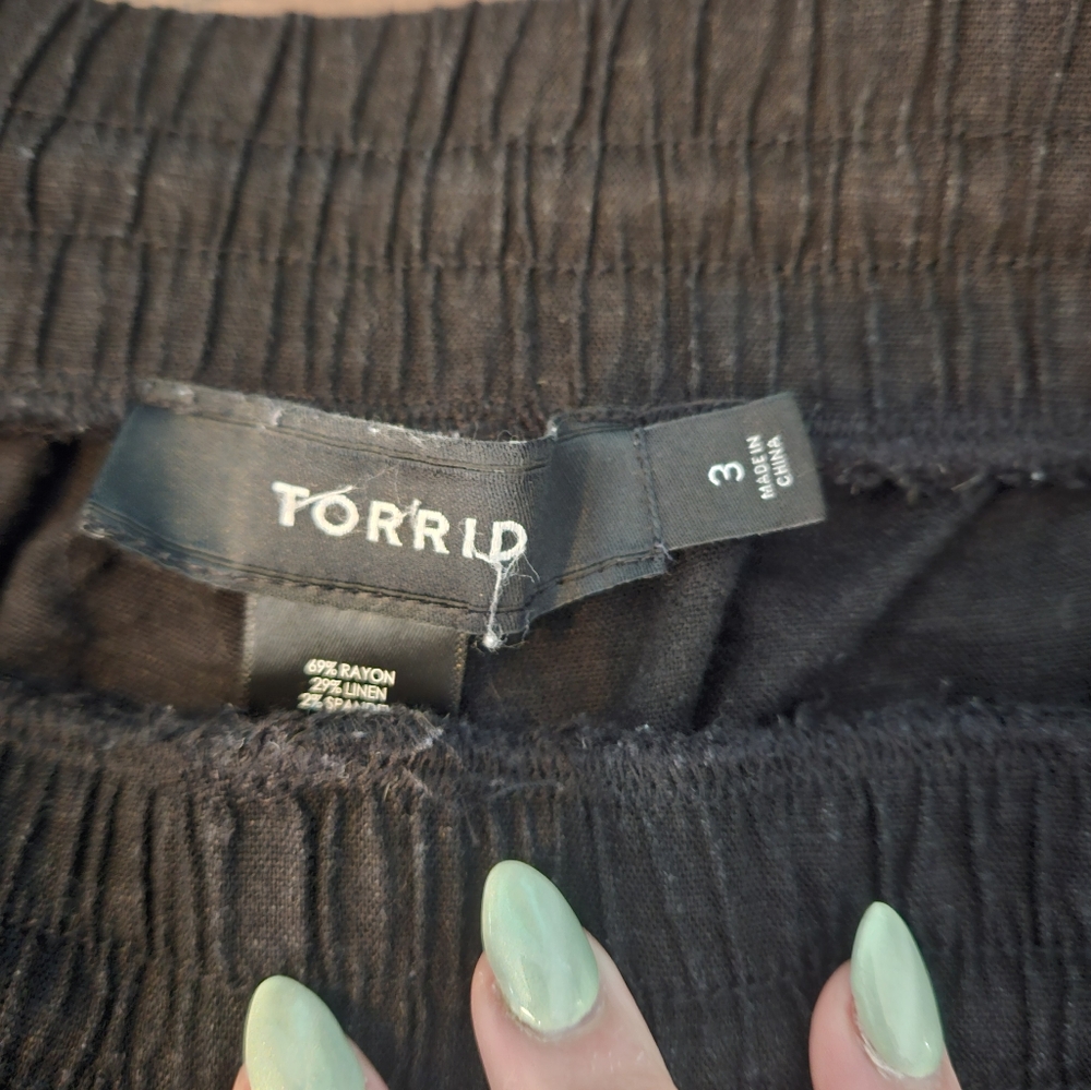 Torrid Linen Shorts - Picture 2 of 4